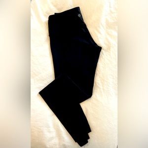 Women’s Lululemon Black Leggings SZ 2
